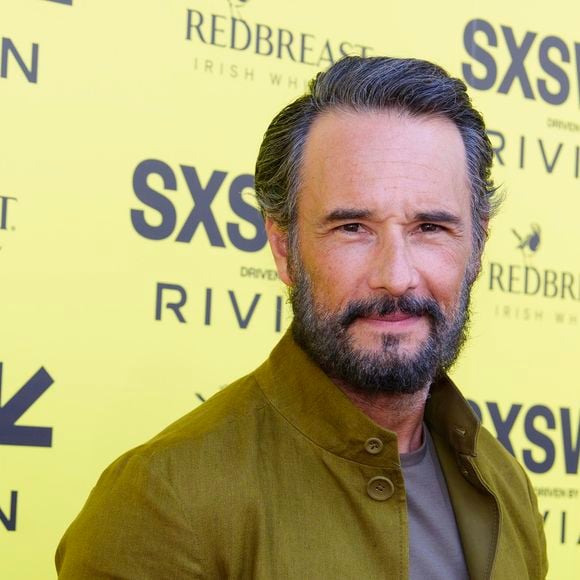 Aos 51 anos, Rodrigo Santoro completa mais um ano de vida neste sábado com uma carreira marcada por personagens de destaque no Brasil e em Hollywood. Entre eles está Xerxes, de '300', papel que exigiu uma preparação física incomum e levou o ator a enfrentar uma dolorosa sessão de depilação