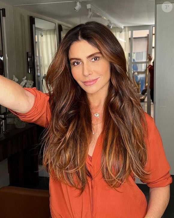 Giovanna Antonelli é dona de cabelo longo e dispensa preconceitos: atualmente a atriz tem 49 anos