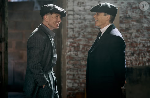 A relação entre Tommy Shelby e seu filho ilegítimo, Duke Shelby, promete ser o coração emocional da história