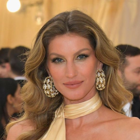 Dieta de Gisele Bündchen: modelo aposta em chá de camomila com toque especial para relaxar, dormir melhor e manter a pele saudável