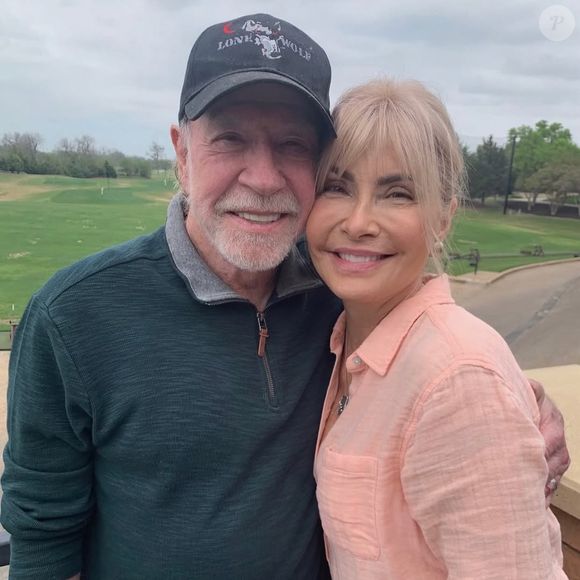 Chuck Norris ficou 12 anos longe do trabalho por conta de problemas de saúde da mulher, Gena O'Kelly, mãe de seus filhos mais novos