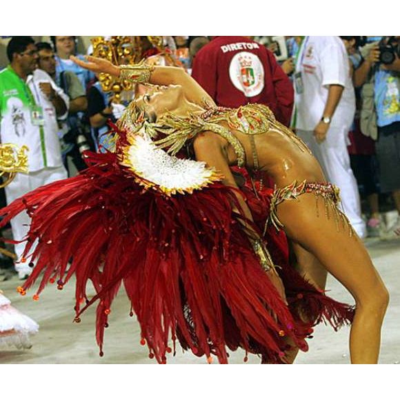 Grazi Massafera já foi rainha de bateria da Grande Rio