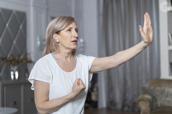 Os resultados revelaram que os idosos experimentam significativamente menos fadiga e dor muscular após o exercício em comparação com seus colegas mais jovens