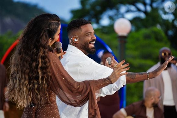 Ivete Sangalo e Arlindinho emocionam o público ao cantar clássico de Arlindo Cruz no “Ivete Clareou”