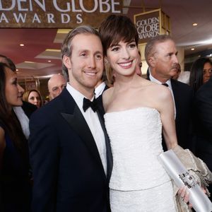 Anne Hathaway está casada com o marido, o ator Adam Shulman, desde 2012