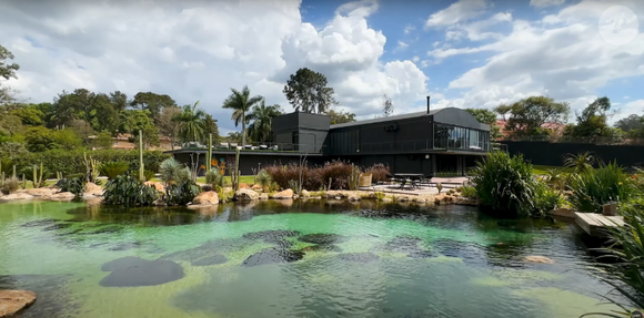 À venda por R$ 30 milhões, mansão de Filipe Titto tem lago artificial