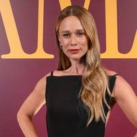 Nem laranja, nem acerola: uma fruta de quintal de vó, rica em vitamina C, é a favorita de Mariana Ximenes na dieta. Aos 45 anos, atriz de 'Quem Ama Cuida' colhe direto do pé