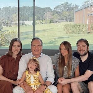 Rafaella e Fabiana Justus são filhas de Roberto Justus, assim como Ricardo, Luiza (que não está nesta foto) e a caçula Vicky
