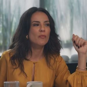 Zenilda (Andreia Horta) tem ótimo comportamento na hora das refeições na novela 'Três Graças'