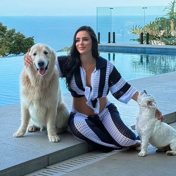 Neymar e Bruna Biancardi estão morando em uma confortável mansão em Santos