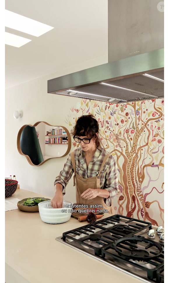O coração da casa de Helena Rizzo é a cozinha, ambiente preferido da chef no dia a dia