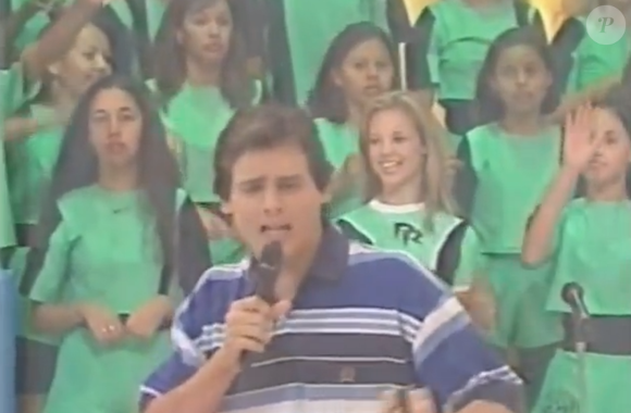 Paolla Oliveira fez sua estreia na TV como assistente de palco do programa 'Passa ou Repassa', em 1999, no SBT