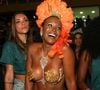 Sol Vega aposta em look impactante no Carnaval do Rio, com seios à mostra
