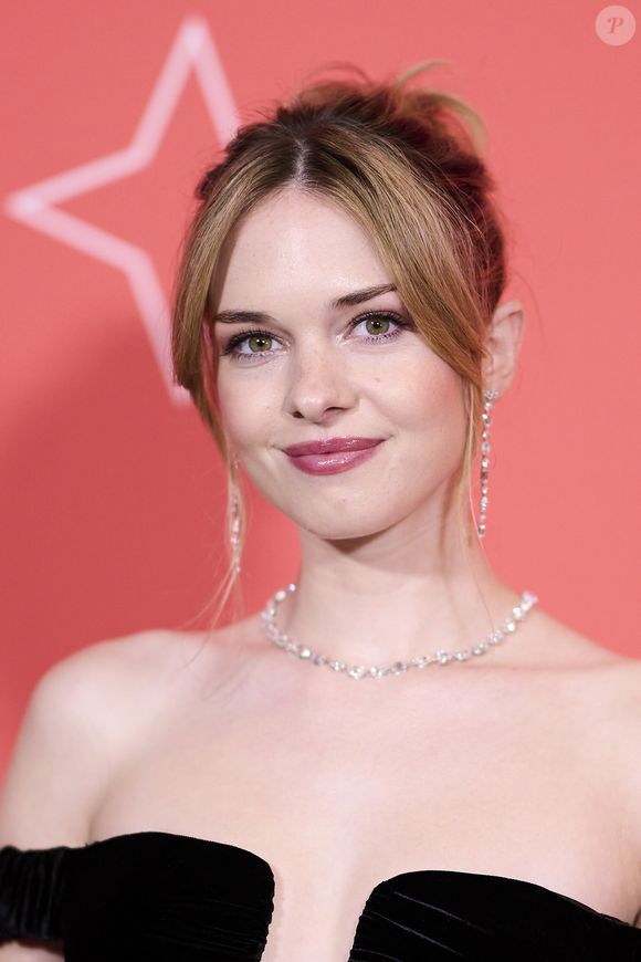 Stella del Carmen Banderas, filha do lendário ator Antonio Banderas, se casou com o empresário americano Alex Gruszynski no último sábado (18)