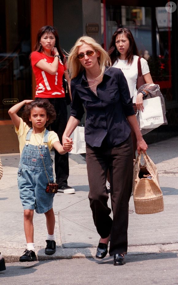 Moda com nostalgia: modelo da Vicenza inspirado nos looks de Carolyn Bessette-Kennedy promete dominar o Outono 2026