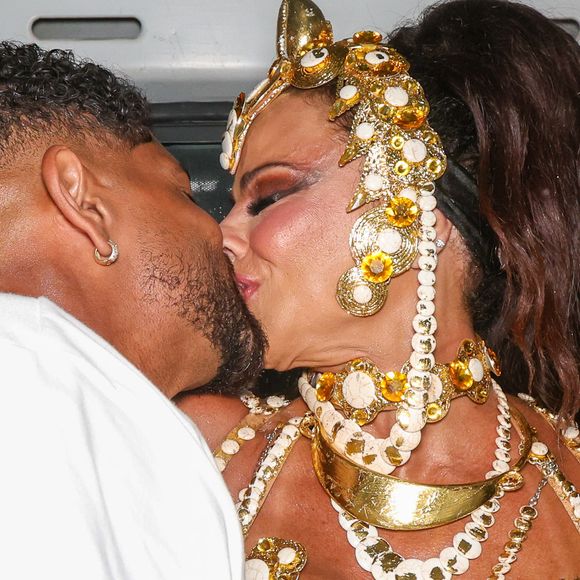 Viviane Araujo estava na companhia do marido, o empresário Guilherme Militão