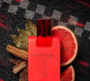 Toranja, mandarina e acorde marinho formam a saída do Lattitude Race, perfume masculino da Hinode que ganha intensidade no coração com folhas de louro, pimenta Timur e jasmim