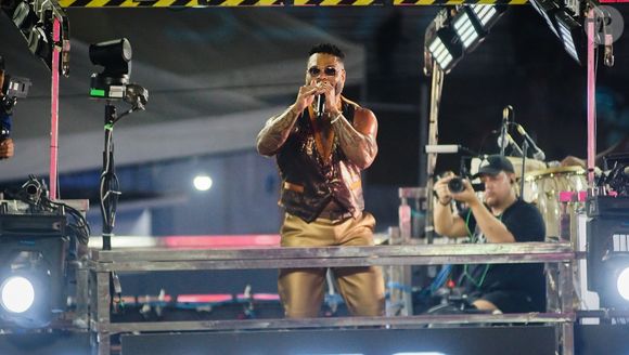 Tony Salles não citou Daniela Mercury ao responder alfinetada da cantora após se aproximar do seu trio elétrico daquele da artista