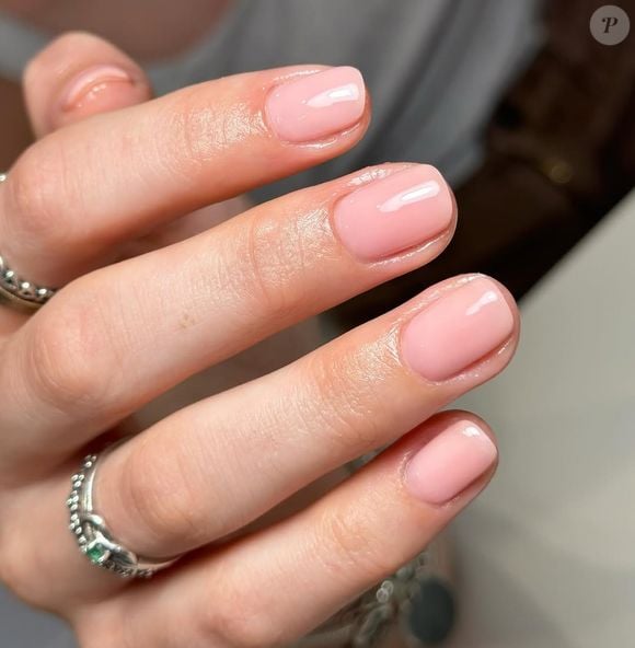 Unha rosa e nude é a tendência