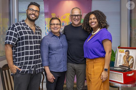 Autor da Globo Juan Jullian assinou o especial 'Ritmo de Natal' e é um dos roteiristas de 'Dona de Mim' - na foto, profissional é o primeiro à esquerda