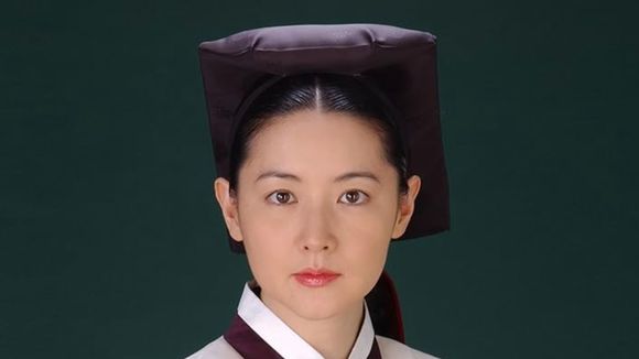 Lançado há 22 anos, muita gente não se lembra deste dorama de 54 episódios, mas é uma história real que toda mulher deveria assistir pelo menos 1 vez na vida