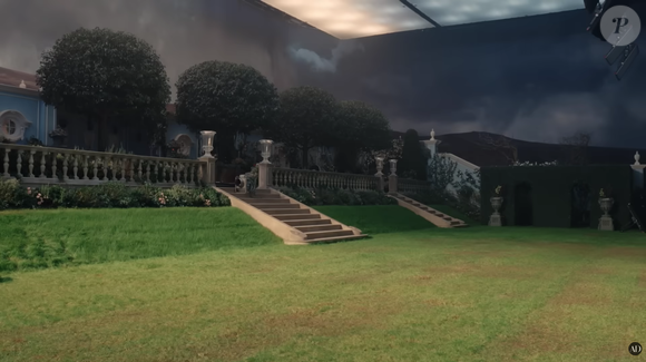 Mesmo feito no set, jardim de 'O Morro dos Ventos Uivantes' era de verdade e não holográfico, como muitos imaginaram