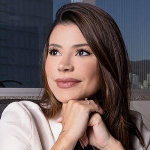 A doutora Rafaella Costa, médica dermatologista titular da Sociedade Brasileira de Dermatologia (SBD), tira dúvidas sobre psoríase. Confira na matéria