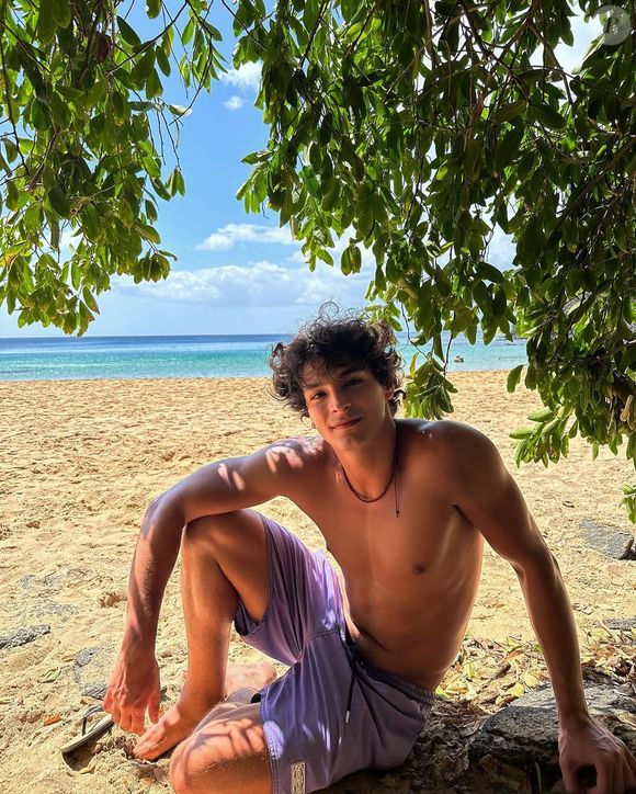 Tiago da novela 'Vale Tudo', Pedro Waddington terminou namoro de dois anos com a modelo Luiza Camargo