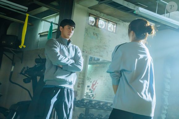 História de 'Fitness na Academia e no Amor' se passa em uma academia, algo inusitado para doramas