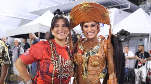 Flávia Alessandra é mãe de Giulia Costa.
