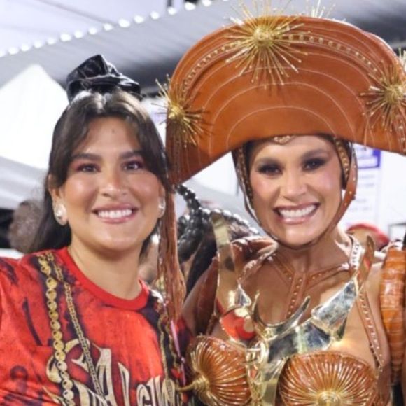 Flávia Alessandra é mãe de Giulia Costa.
