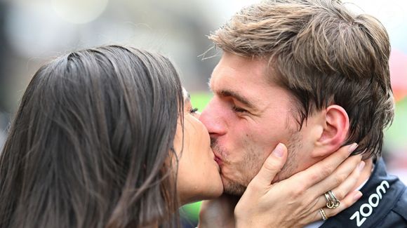 Kelly Piquet anunciou a gravidez de Max Verstappen em dezembro de 2024.