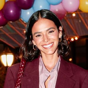 Festa de aniversário de Bruna Marquezine tem 8 proibições inusitadas aos convidados: não pode som alto e nem nudez