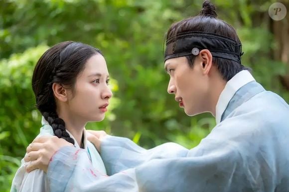 'O Palácio Assombrado': um espírito preso no corpo de um oficial da era Joseon se une a uma jovem xamã para enfrentar uma ameaça sobrenatural