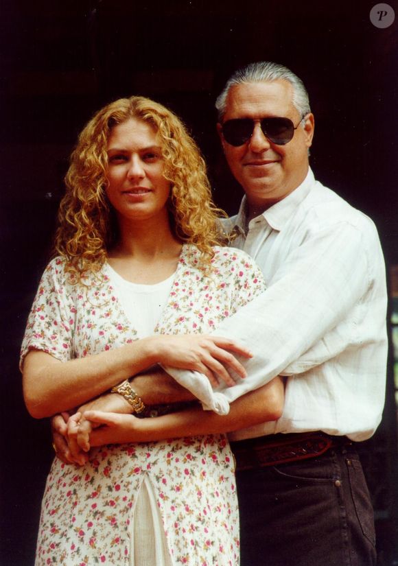 Enquanto "O Rei do Gado" fazia sucesso na televisão em 1996, com Luana (Patricia Pillar) e Bruno (Antonio Fagundes), Uomini chegava ao mercado e iniciava sua trajetória como um dos perfumes mais emblemáticos da perfumaria nacional