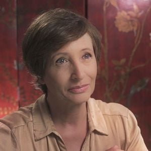 Atriz Mari Bridi é filha da jornalista Sônia Bridi e do diretor Edson Spinello.