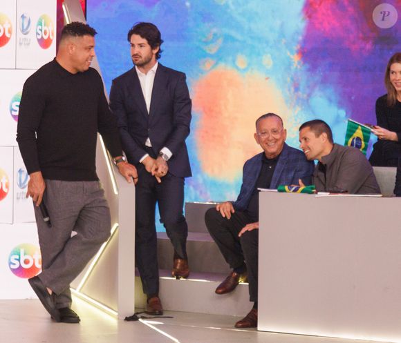 Ronaldo pode integrar o time do SBT para a Copa do Mundo 2026 ao lado de Alexandre Pato e Galvão Bueno