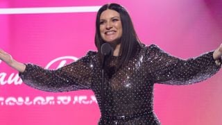 Cabines de R$ 7.200 a R$ 27.600, 10 shows, e 3 dias de navegação em 2 estados: Laura Pausini reúne Alexandre Pires, Fábio Jr. e mais famosos em cruzeiro inédito; embarcação de luxo tem cinema 4D, simulador de F1 e cassino. Detalhes!