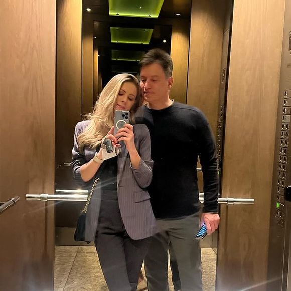 Luiz Carlos Jr. tem uma filha, Maria Eduarda, que sempre acompanha o casal nas viagens