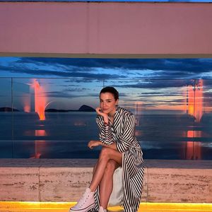 Seguidores de Alice Wegmann apontaram que a atriz só estava bem na roupa porque era magra