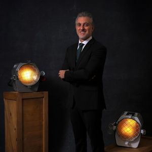 Luciano Huck mantém rotina intensa de viagens e utiliza jatinho avaliado em cerca de R$ 70 milhões para compromissos profissionais