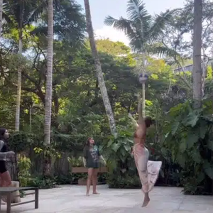 Mansão de Grazi Massafera tem área externa com muito verde em volta