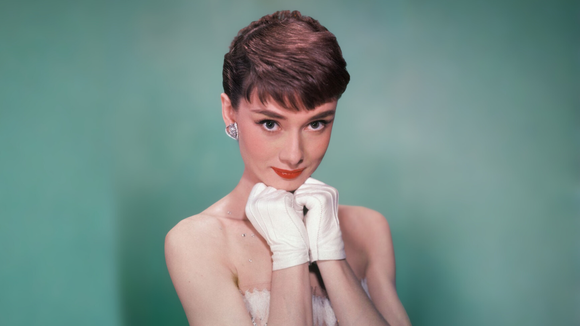 Dafiti se inspira na Audrey Hepburn para criar sapatilhas estilosas que substituem qualquer salto e serão o 'it-item' mais chique e confortável de 2026