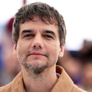 Wagner Moura buscou dica de Bruna Marquezine para não errar no desfile Métiers d’Art