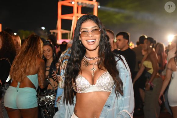 Pocah no show de despedida da turnê Numanice, de Ludmilla