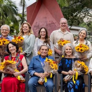 Zezé Motta foi uma das homenageadas com estrela na 'Calçada da Fama' da Globo ao lado de Othon Bastos, Nívea Maria, Vera Fischer, Susana Vieira, Irene Ravache, Regina Duarte, Marcos Caruso, Dedê Santana, Luiz Fernando Guimarães e Walter Carvalho