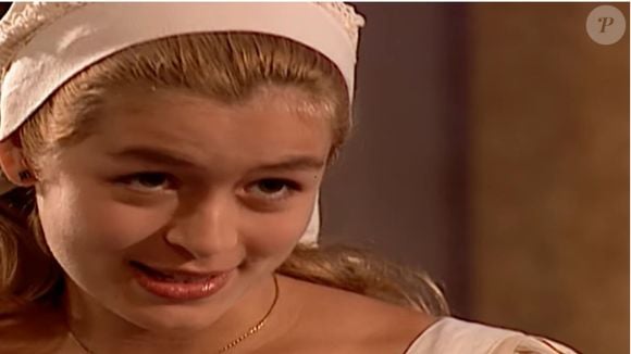 Florinda (Bianca Castanho) inicia o serviço e tenta agradar aos patrões.