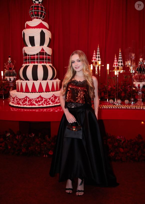 Pietra Quintela foi outra famosa convidada da festa de Natal da decoradora Andrea Guimarães