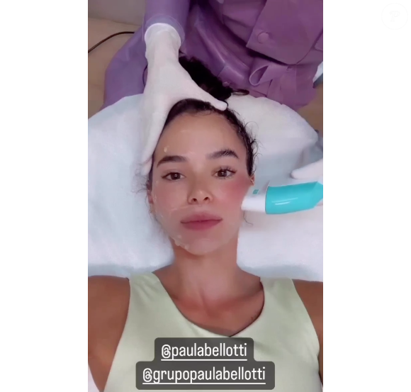 Bruna Marquezine é adepta do bioestimulador de colágeno em seu rosto e corpo para ficar com a pele lisinha