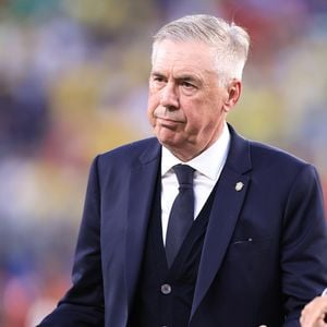 "Como empatamos o jogo (antes do tempo planejado), eu não queria mudar a estrutura da equipe já que estávamos controlando a partida", disse o técnico da Seleção Brasileira